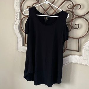 Cold shoulder top never worn